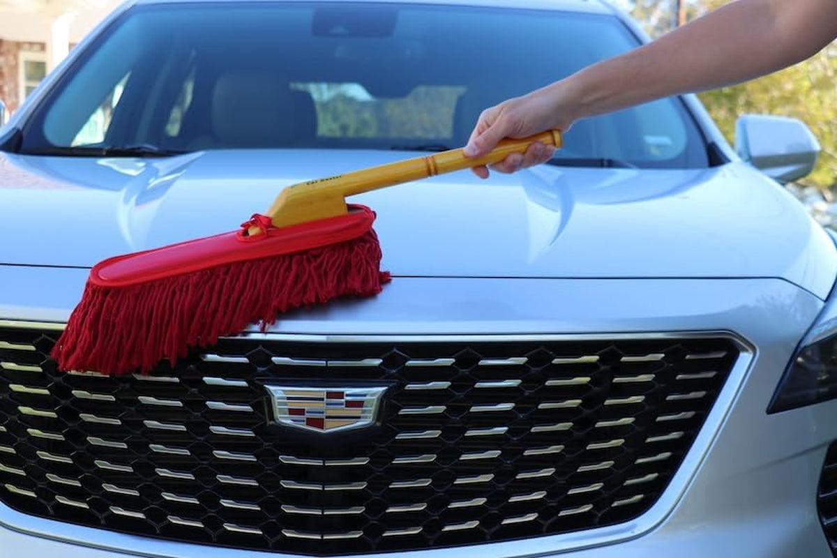 62442 Standard Car Duster with Wooden Handle,Red